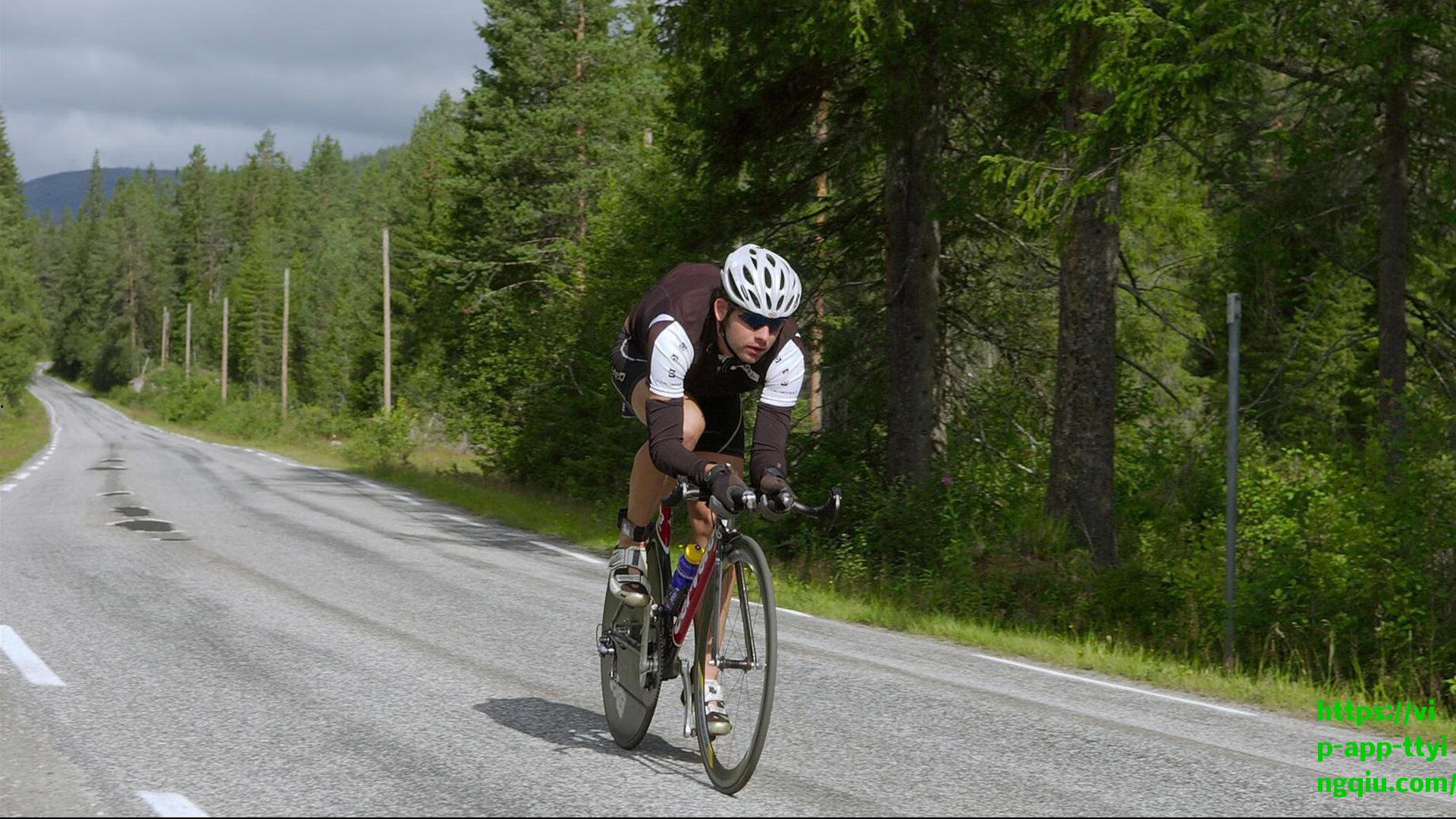 张玉宁年度最佳球员投票引热议,姆巴佩、登贝莱、凯恩获青睐,中国球星视野引关注
